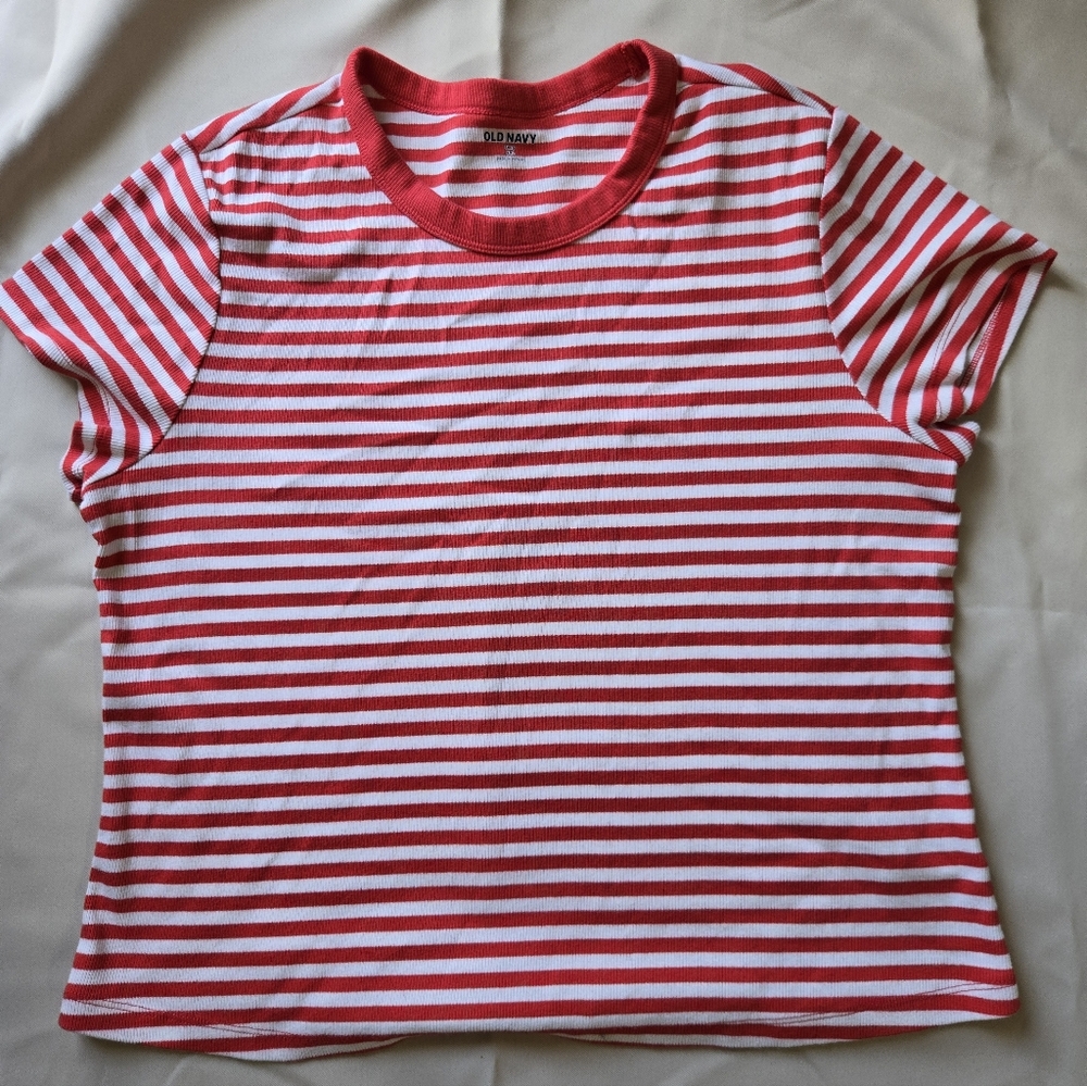 Women's Old Navy Snug Cropped Boxy Tee Size XXL. Red And White Striped